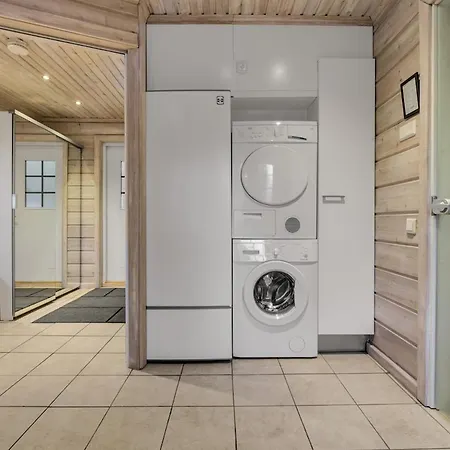 Lumi - 200 M From Pyhaejaervi Villa Pyhätunturi