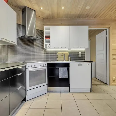 Villa Lumi - 200 M From Pyhaejaervi *