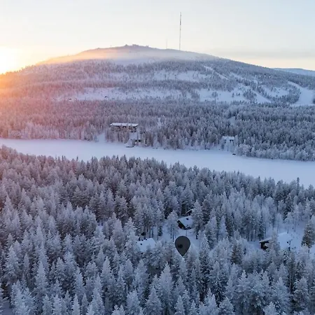 Lumi - 200 M From Pyhaejaervi Pyhätunturi