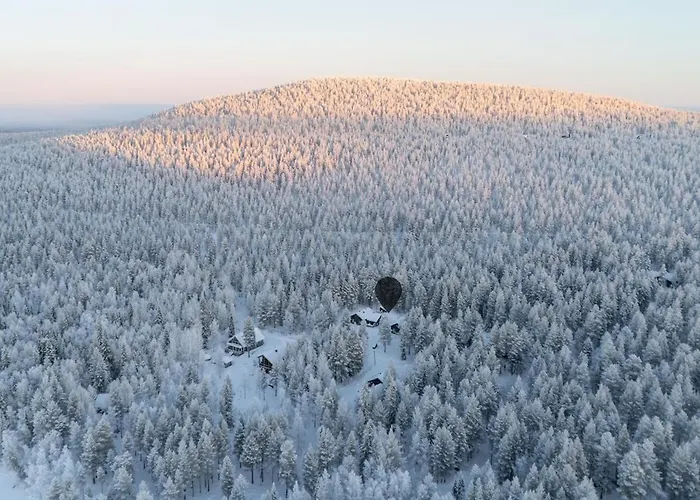 Villa Lumi - 200 M From Pyhaejaervi