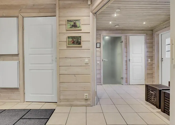 Villa Lumi - 200 M From Pyhaejaervi