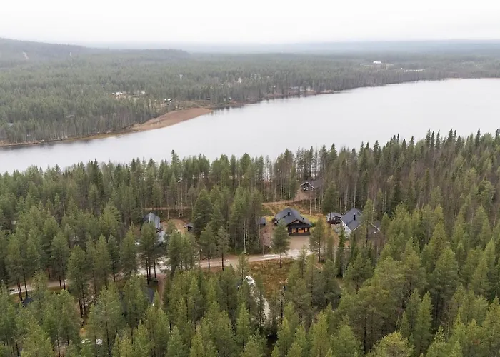 Villa Lumi - 200 M From Pyhaejaervi