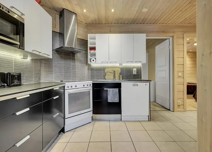 Villa Lumi - 200 M From Pyhaejaervi *