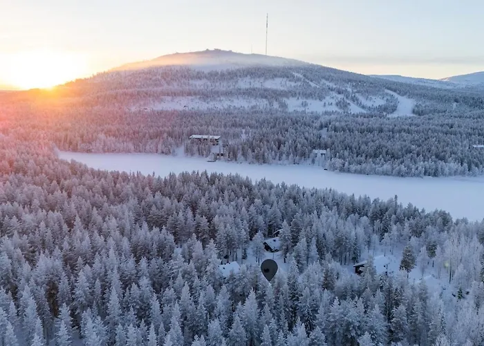 Lumi - 200 M From Pyhaejaervi Pyhätunturi