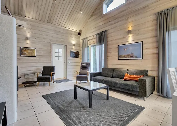 Villa Lumi - 200 M From Pyhaejaervi *